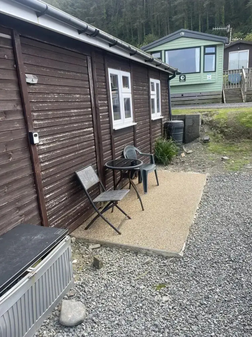 Charming Chalet Nestled in Heart of Clarach Bay