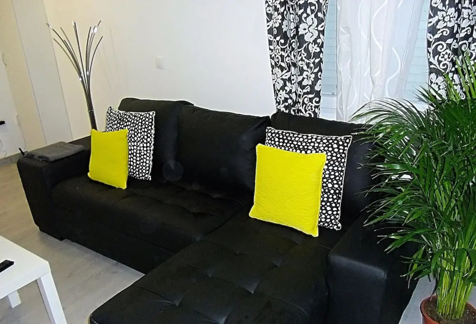 Bravo Murillo Apartment Center