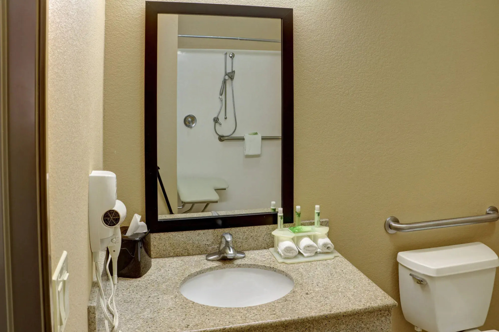 Holiday Inn Express Hotel & Suites Texarkana East by IHG