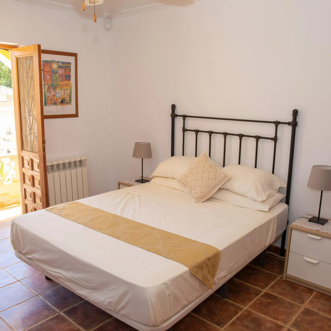 Casa Mari - fabulous semi-detached villa with swimming pool, tennis court and huge gardens