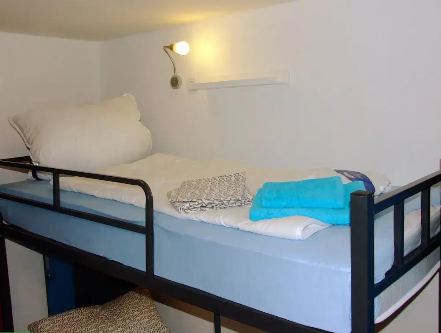 The Penny Pincher Inn - Hostel