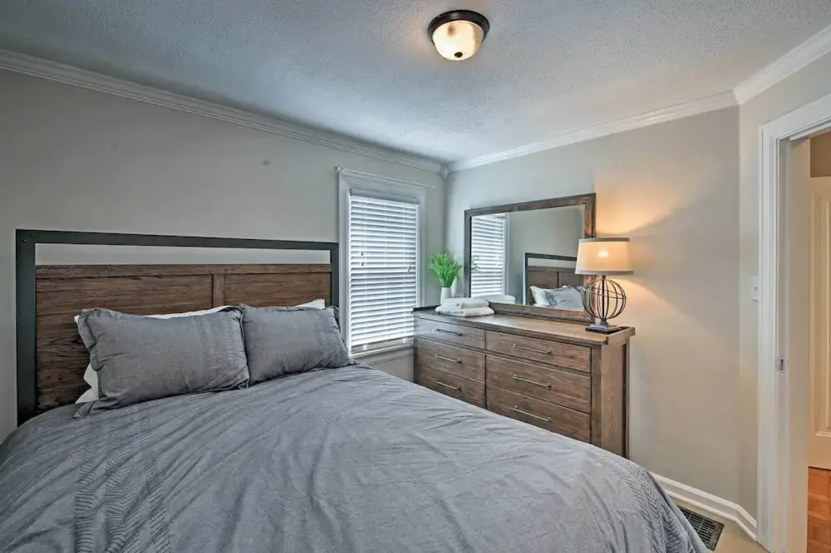 Indianapolis Vacation Rental - Walk to the Ims!