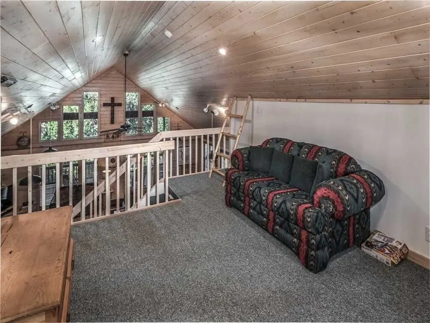 Wine N Pines - Two Bedroom Cabin with Hot Tub