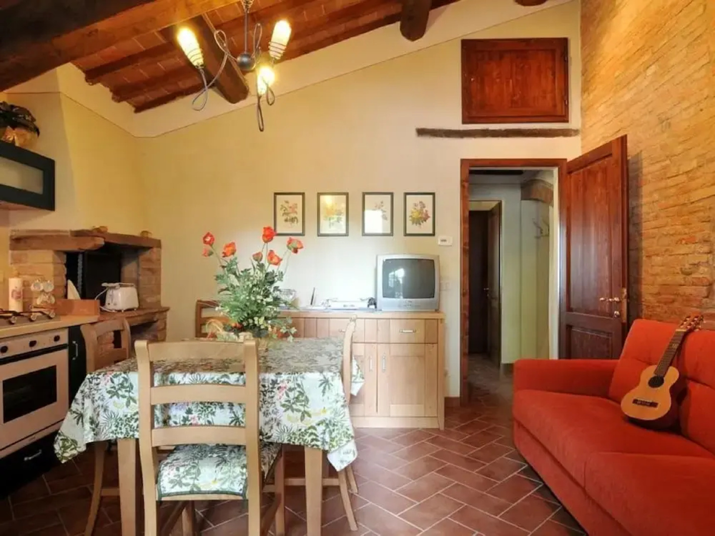 Elegant Castle Stay With Pool