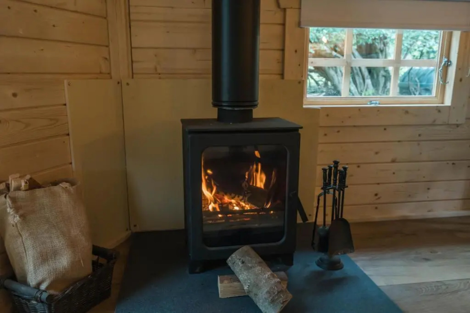 1-bed Cabin, 2 Adults, Outdoor Bath & Wood Burner