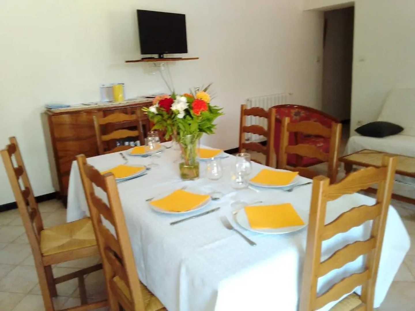 Villa de 2 chambres avec piscine privee jardin et wifi a Mormoiron