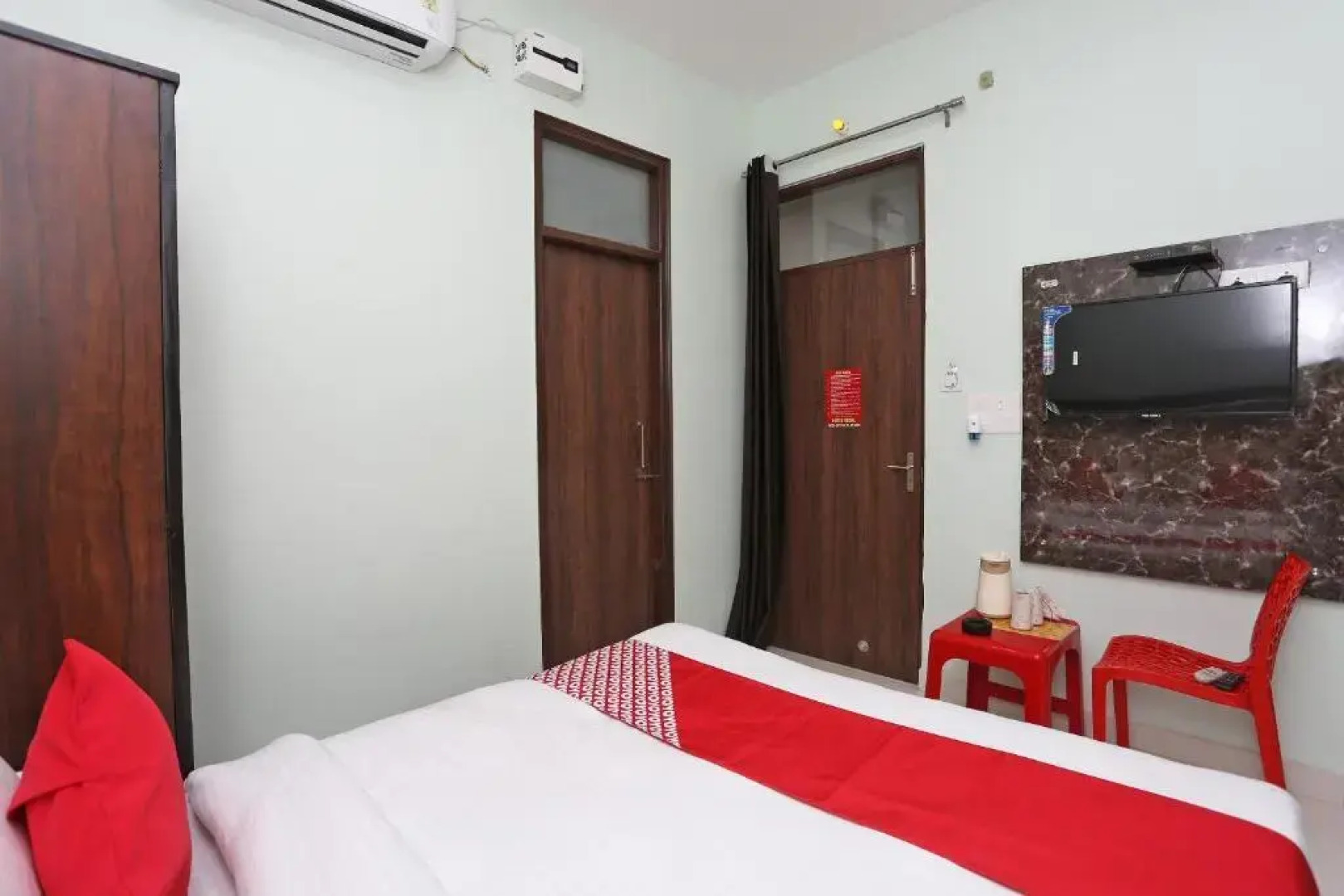 Regal by OYO Rooms
