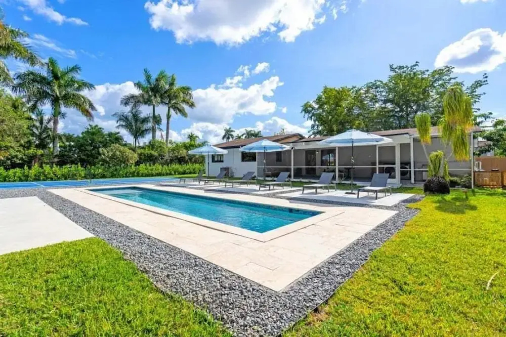 4br Biscayne River Home: Pool & Pickleball Fun 4 Bedroom Home