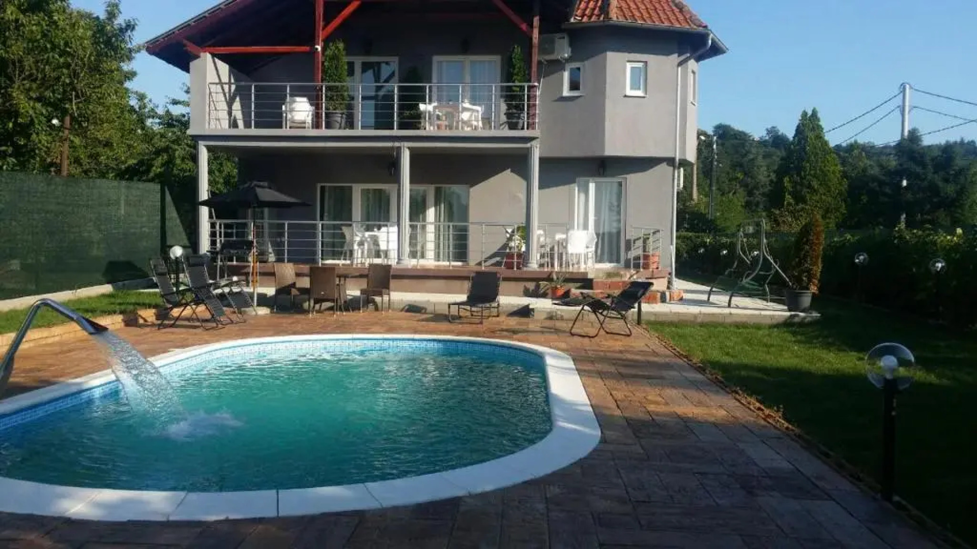 Vila Mila Riverside Apartments