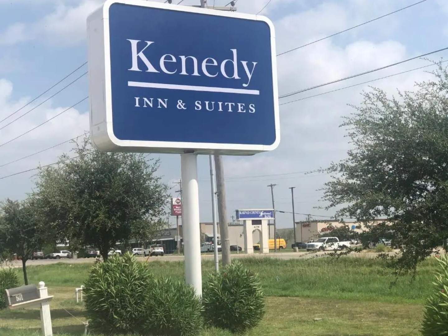 Kenedy Inn & Suites
