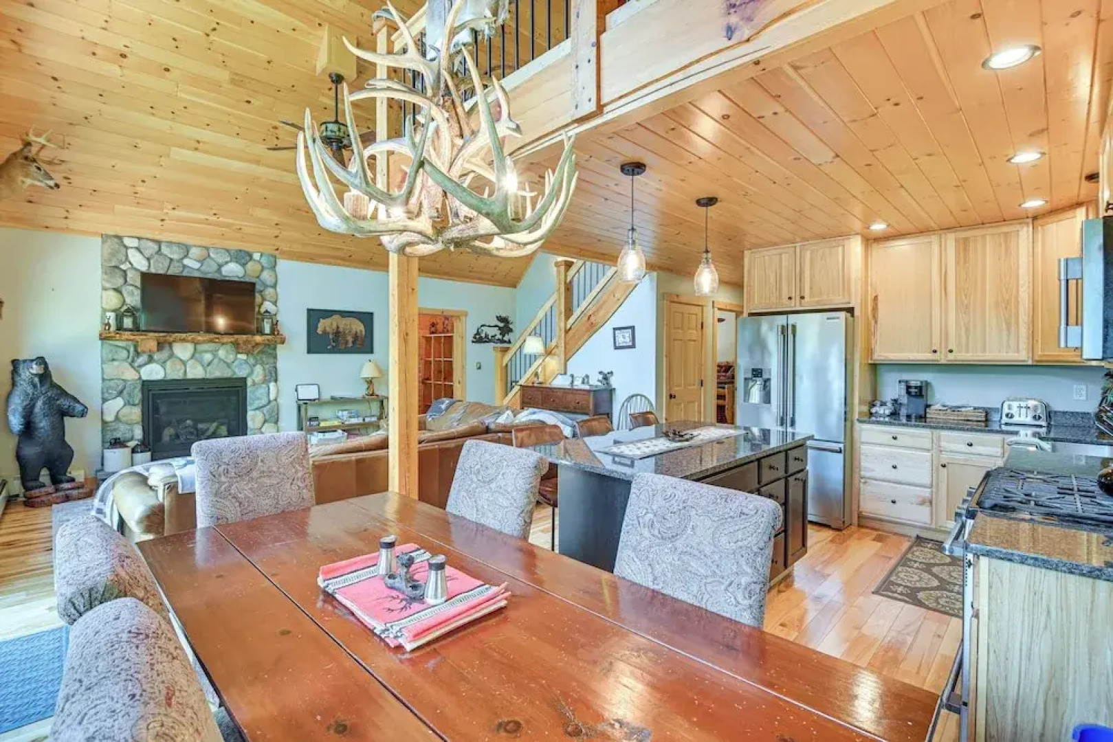 7 Mi to White Mountain NF - Woodsy Bethel Cabin!