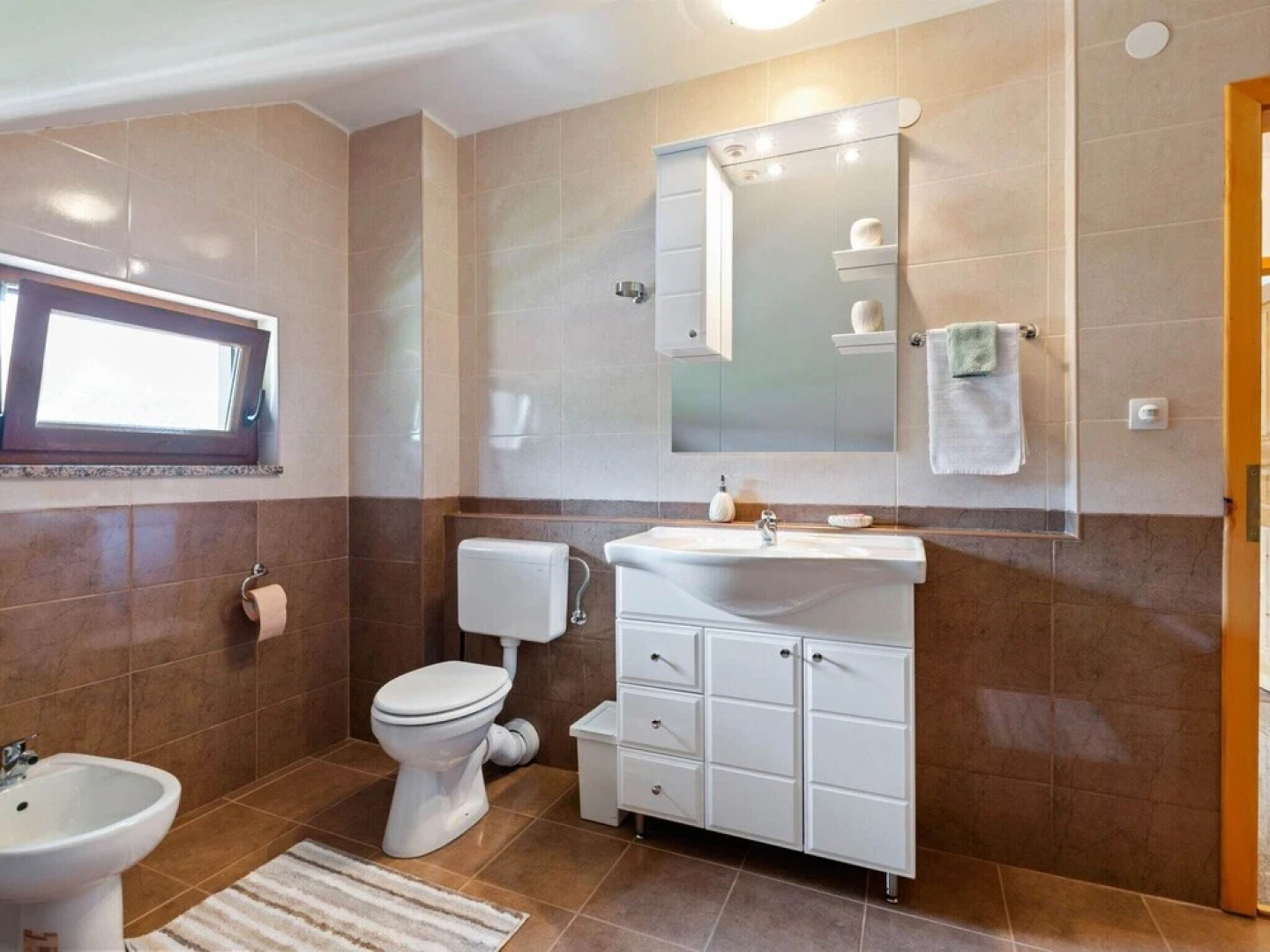 Cosy Apartment in Oto?ac With Balcony