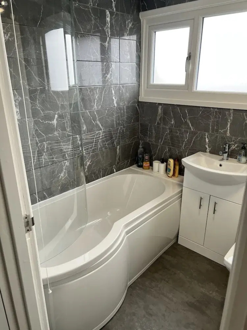 vERY comfy town house