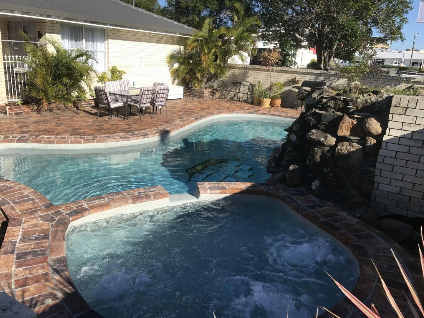 Cooks Endeavour Motor Inn