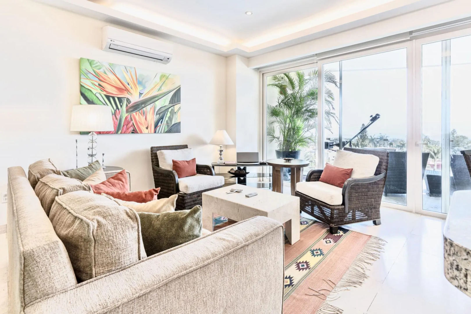 Luxury Private Resort 2-br 2-wr Condo w Breath Taking Lake Views