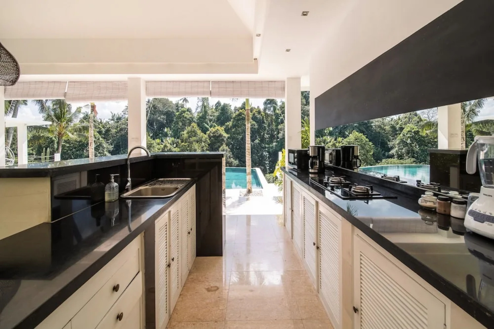 Limitless Jungle Villas Complex, 5 BR, Ubud With Staff