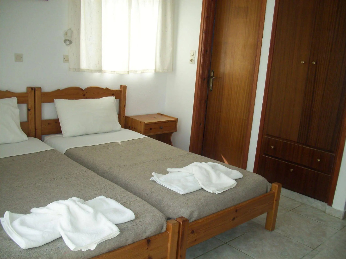 Haralambos Apartments