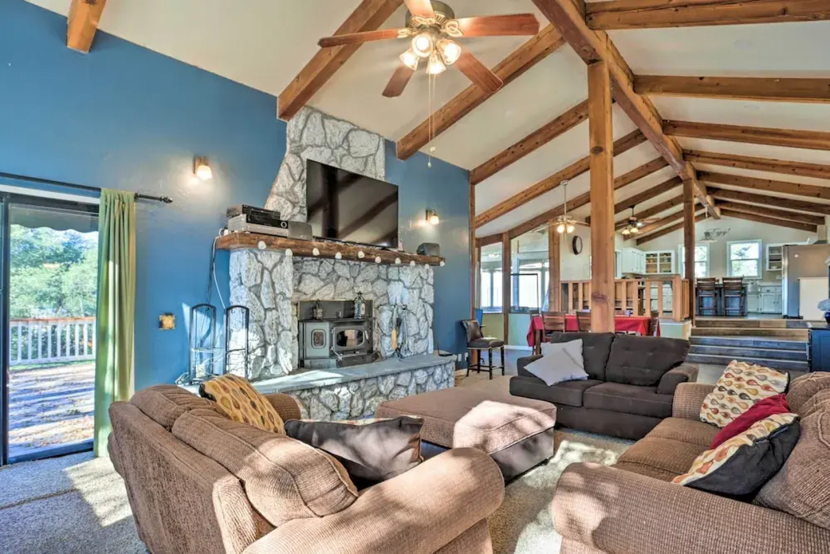 Yosemite Home w/ Deck < 4 Mi to Bass Lake!