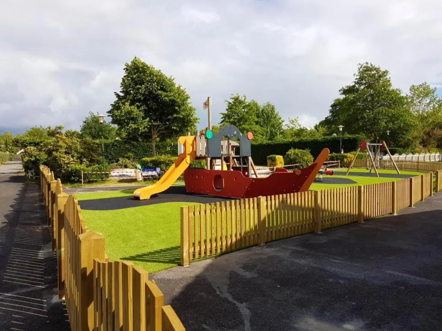 Property With 3 Bedrooms in Gastes, With Pool Access and Furnished Ter