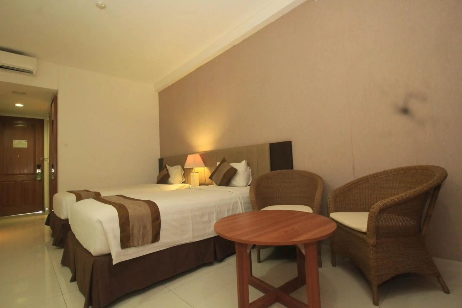 Hotel On The Rock