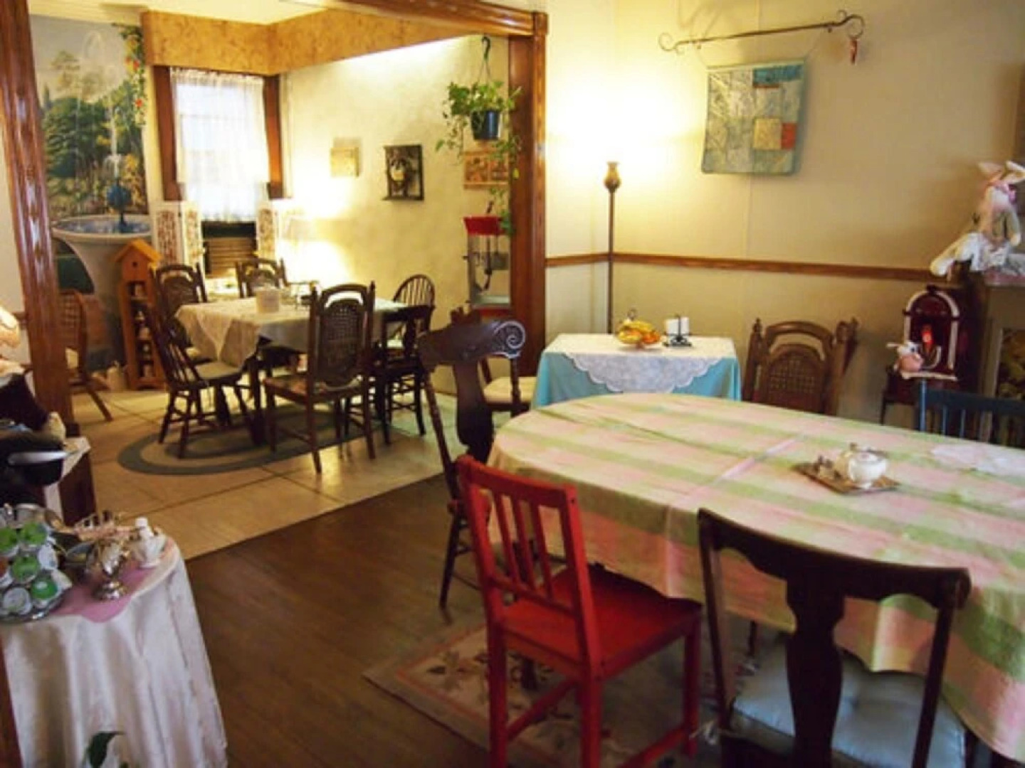 The Maid's Quarters Bed Breakfast & Tearoom