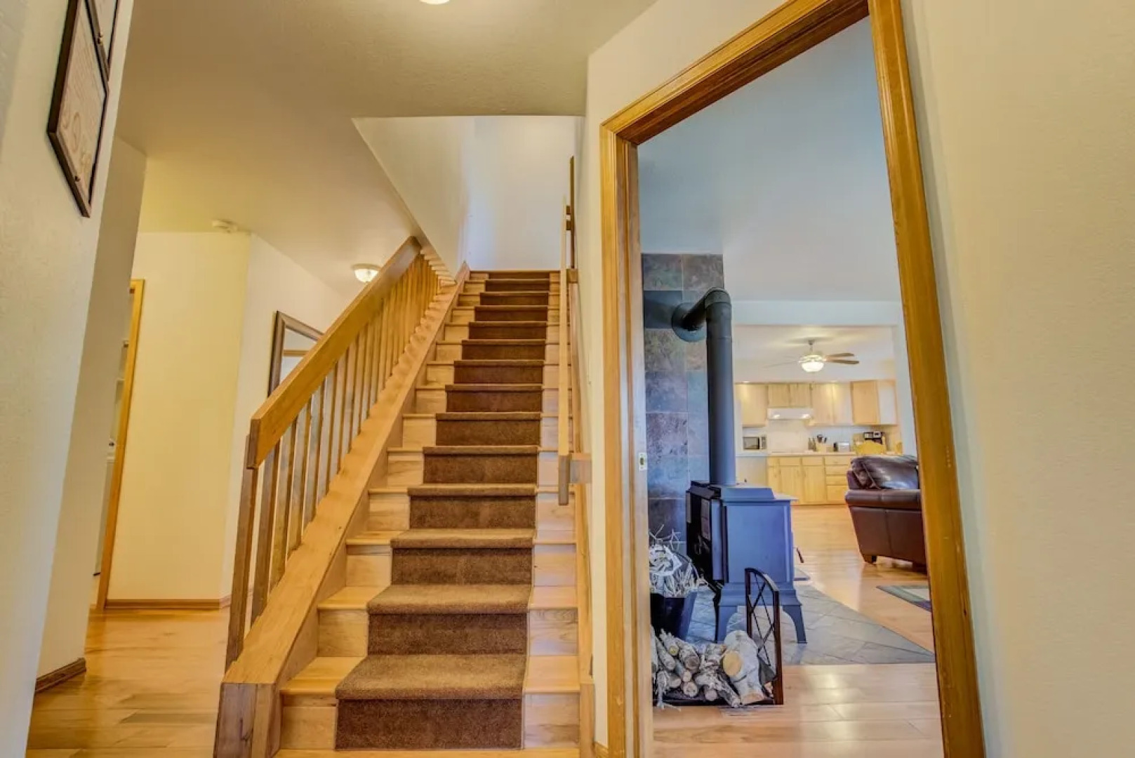 4 BR Country Home in Suburbs W/trails & Parks