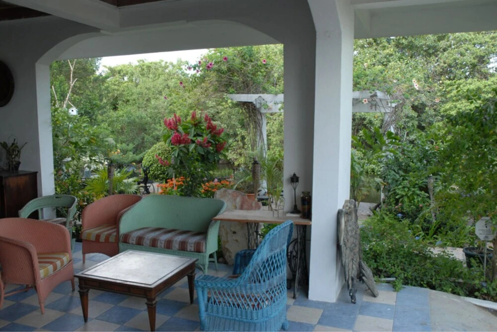 D'Nest Inn