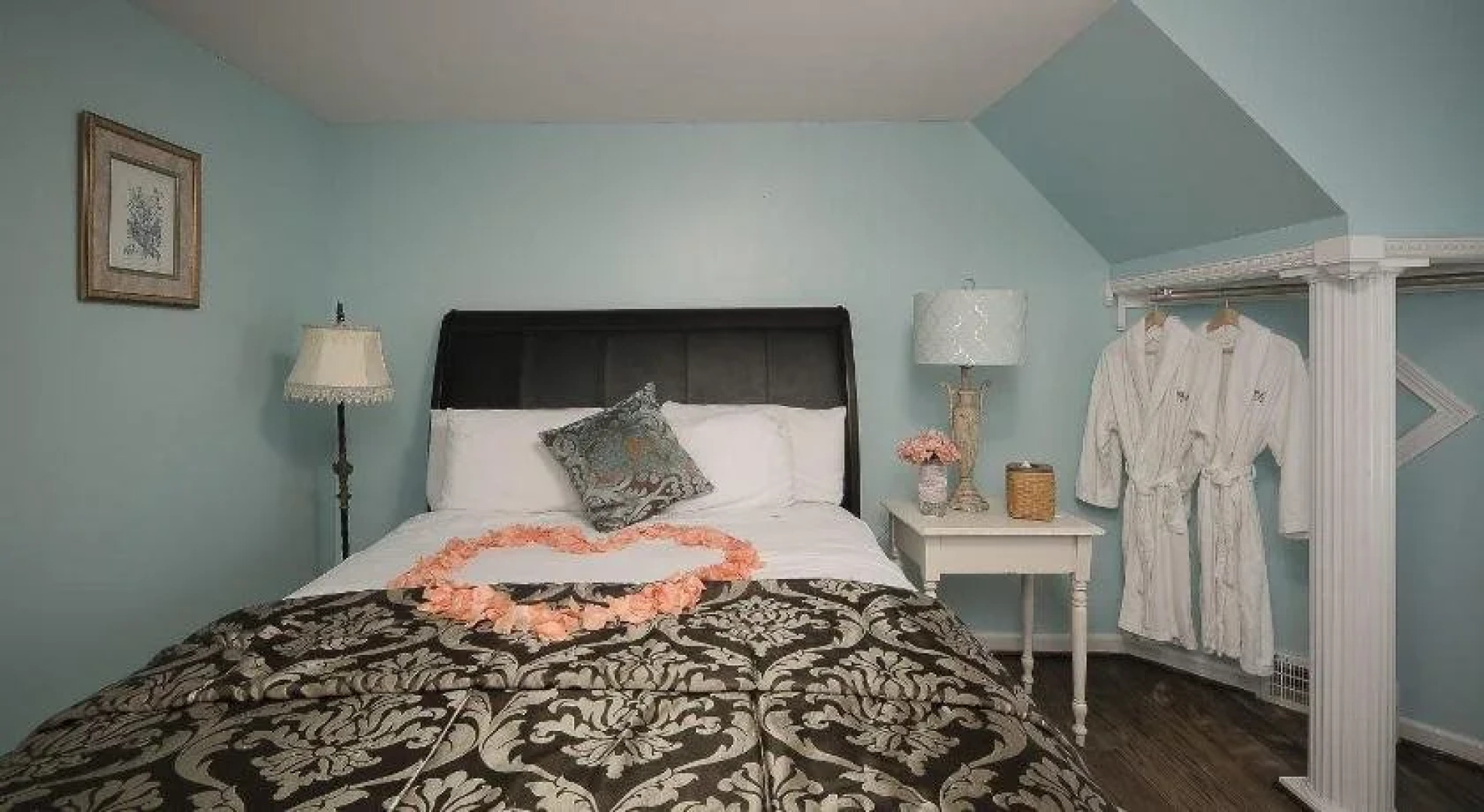 HideAway Country Inn