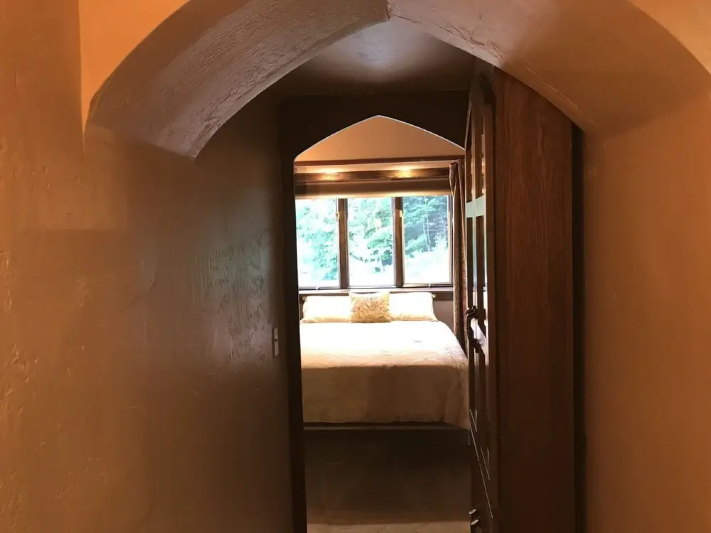 HIGHLANDS CASTLE overlooking Lake George.. plus 2 other Castles!