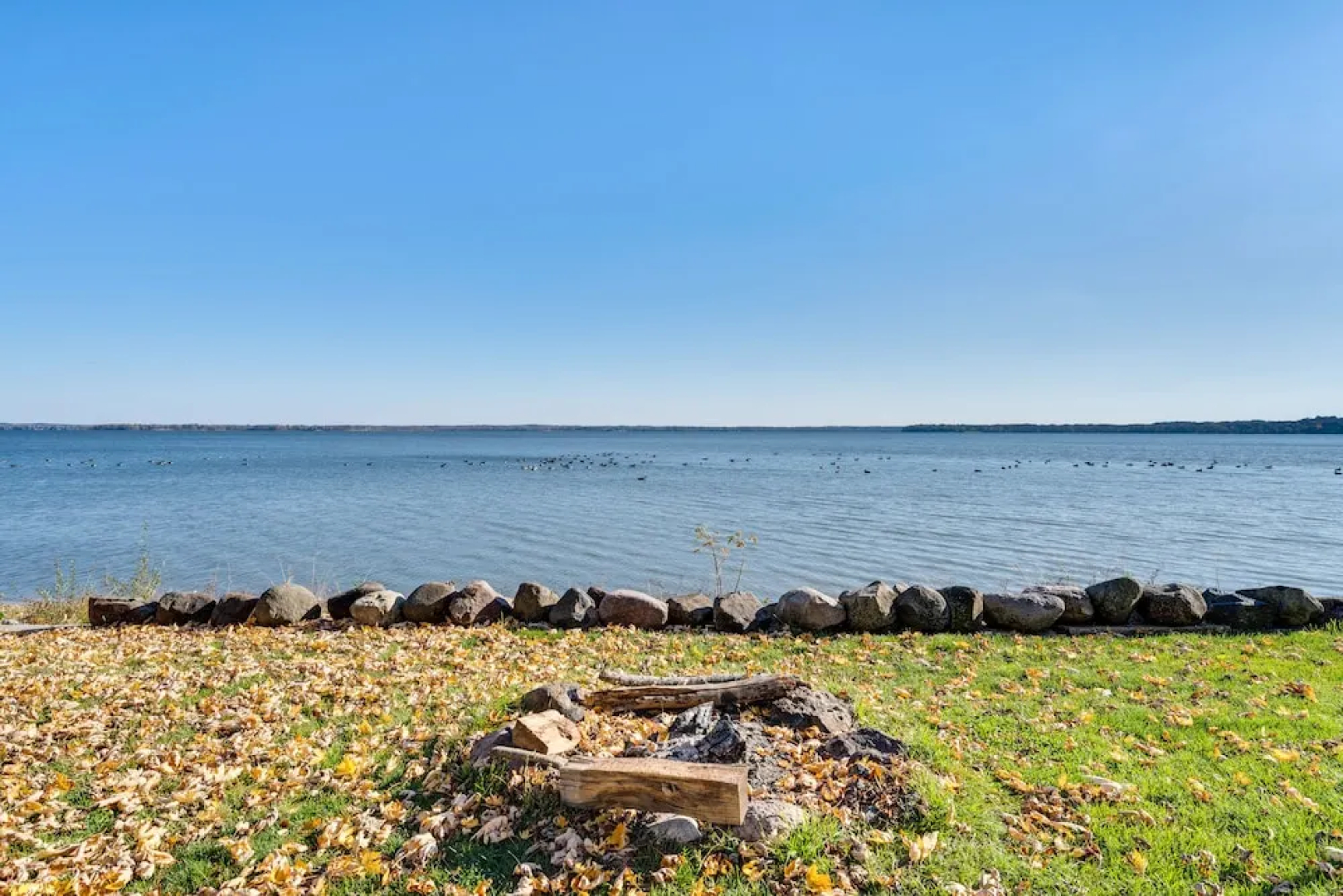 Lakefront Edgerton Cottage w/ Deck & Grill!