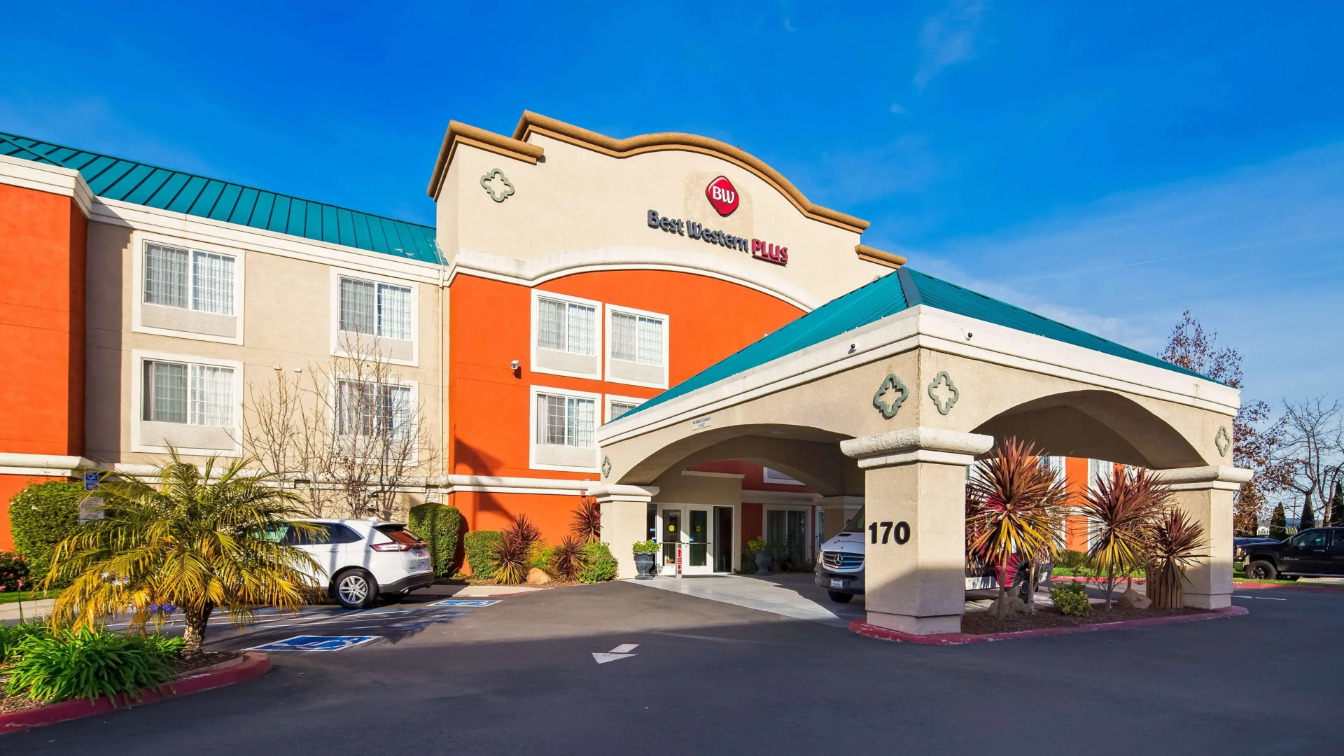 Best Western Airport Inn & Suites
