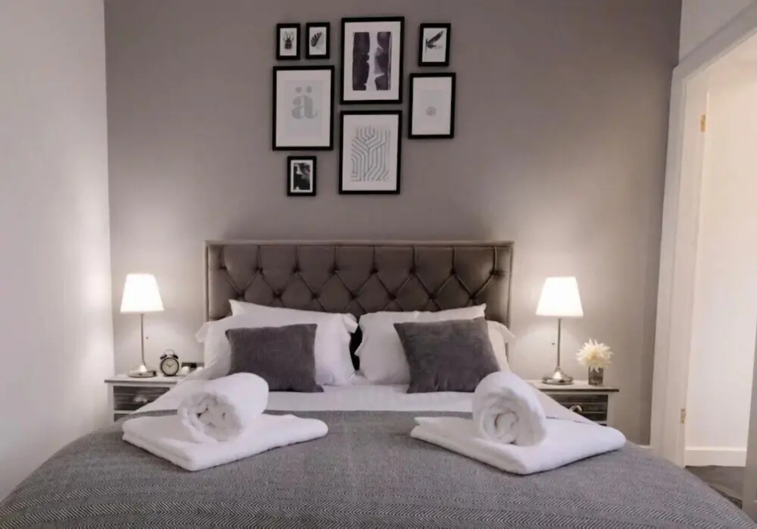 Oddfellows 8 Ensuite Double Room