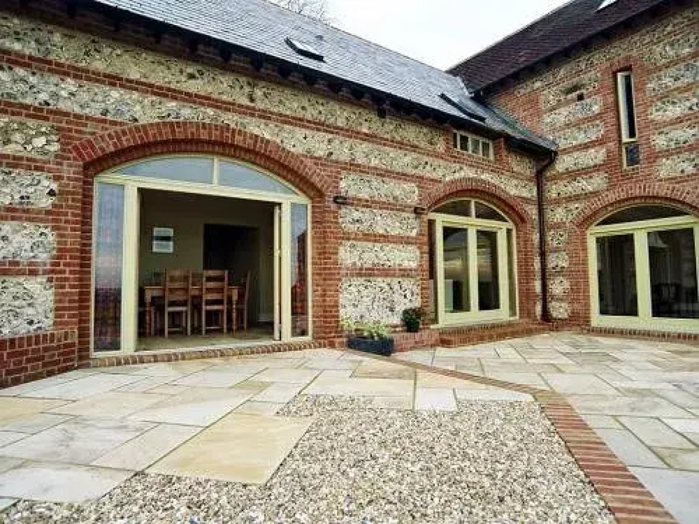 Lodge Farmhouse Bed & Breakfast