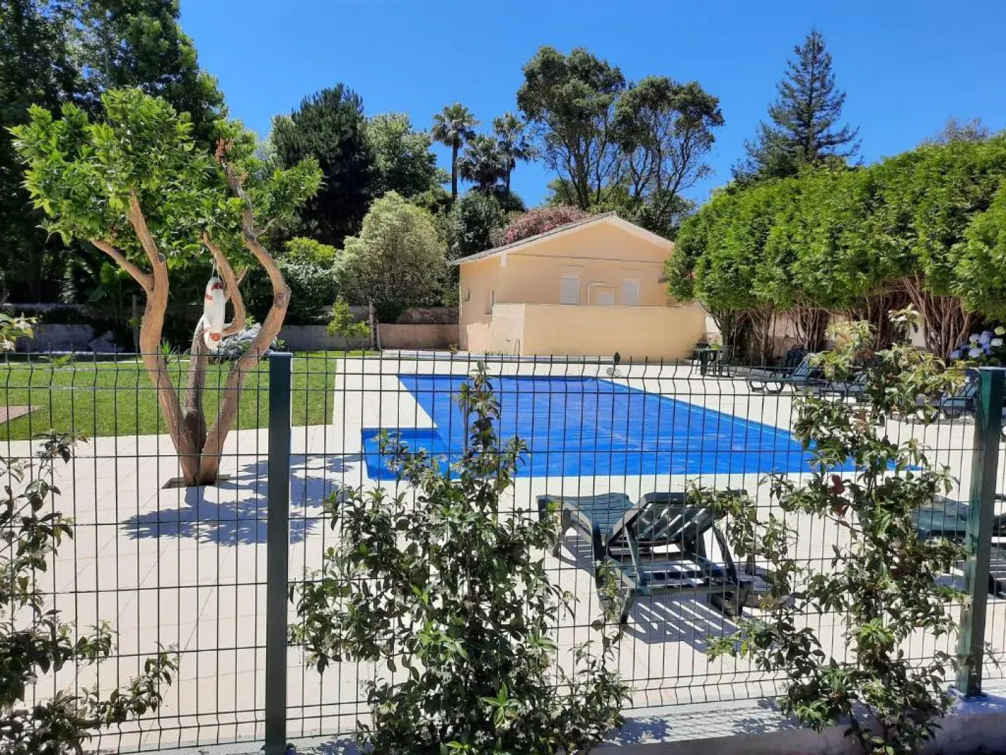 Metro Vilar Suites & Villas