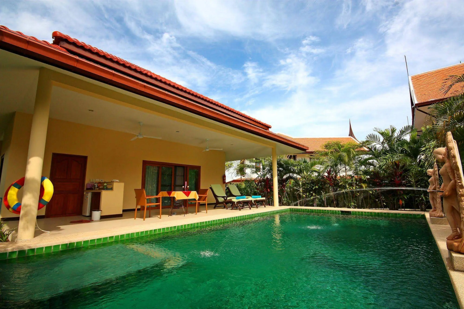 AT Pool Villa Resort