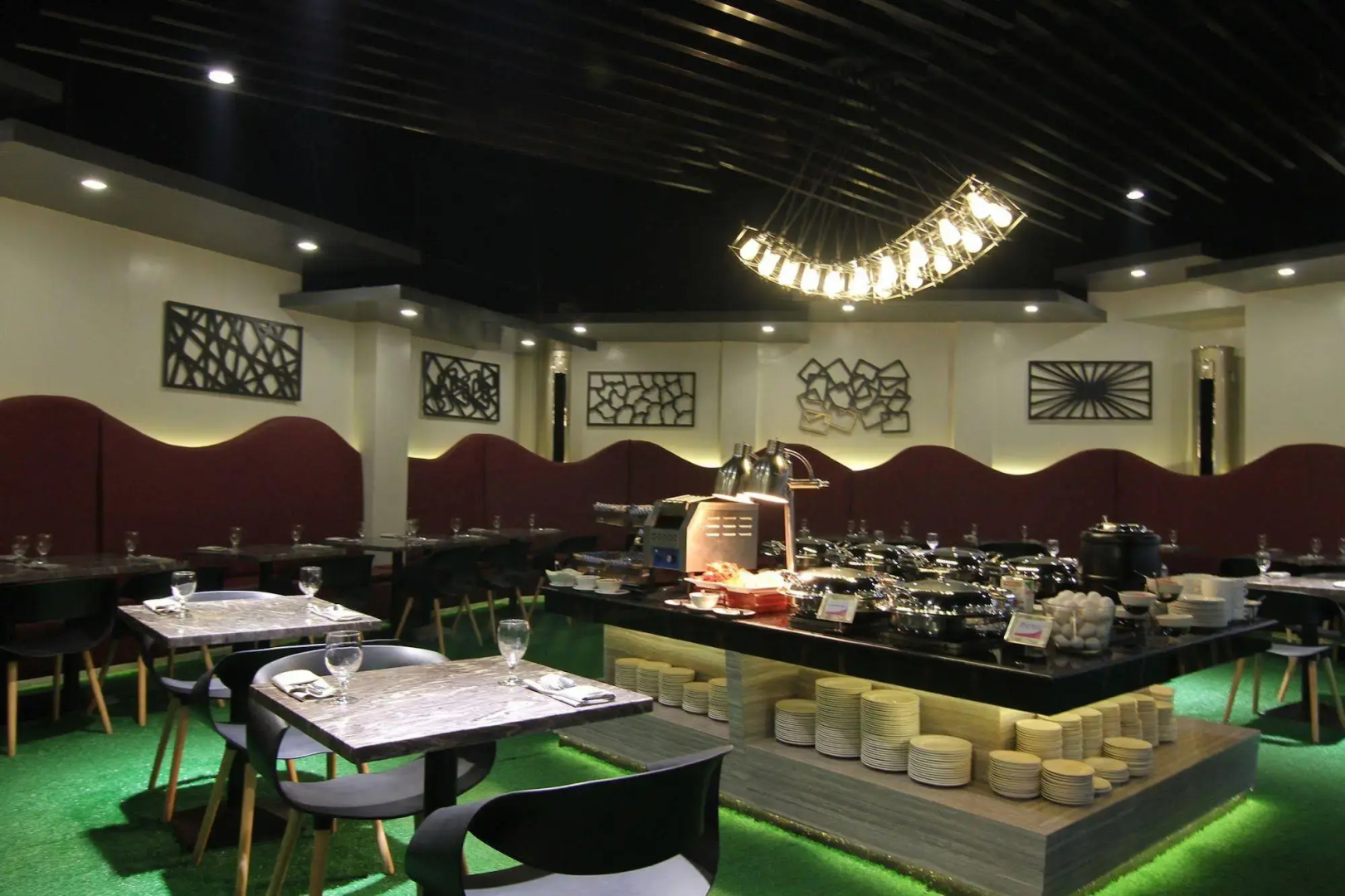 Eloisa Royal Suites