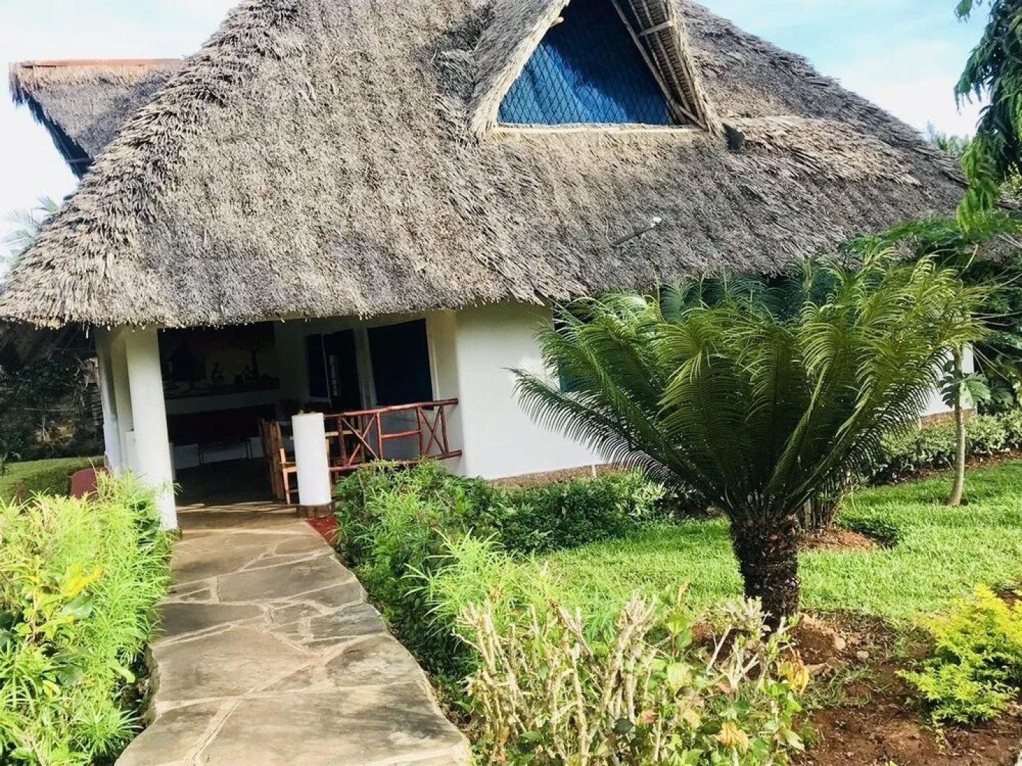 Villa Dora and Holly