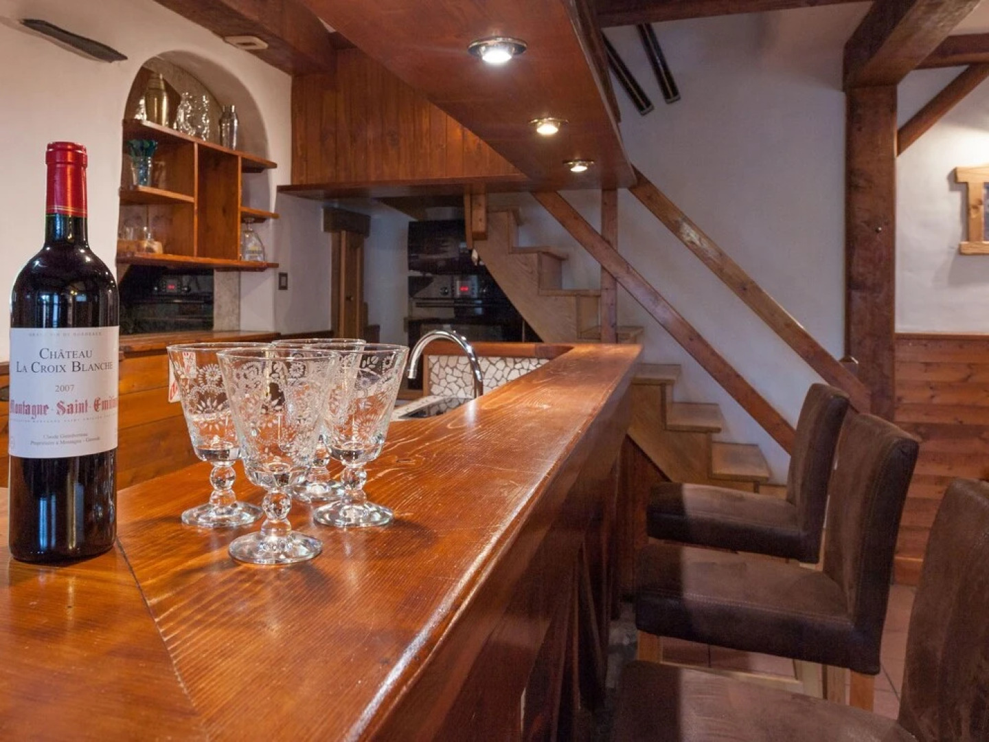 Comfortable Semi-detached Chalet 1 km. From the Nice Center