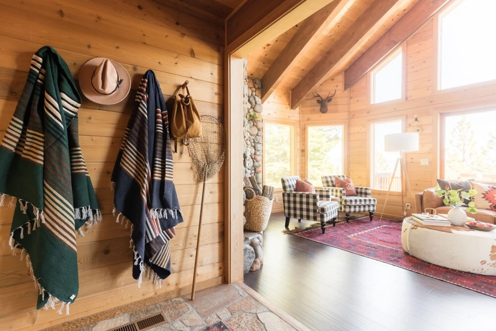 Wildwood by Avantstay Seclusion In The Woods w/ 3 Decks! 15mins From Nrthstar!