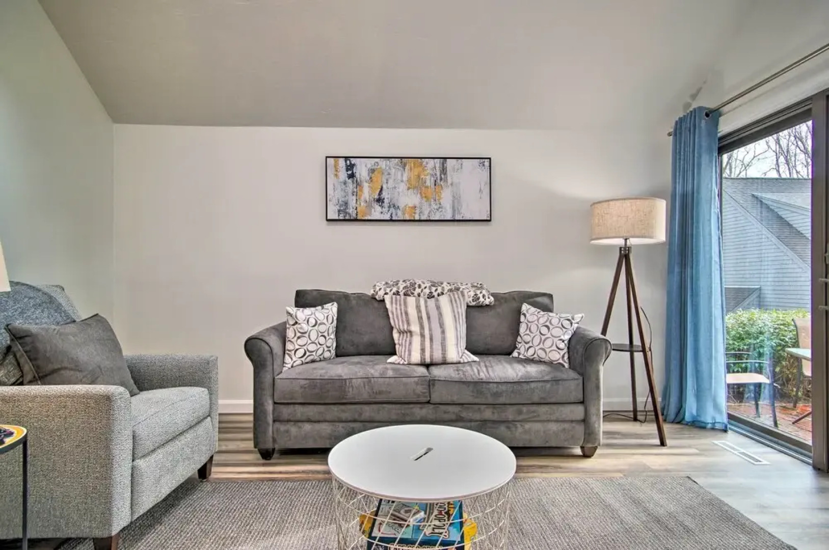 5 Mi to Mashpee Commons: Coastal Mashpee Condo