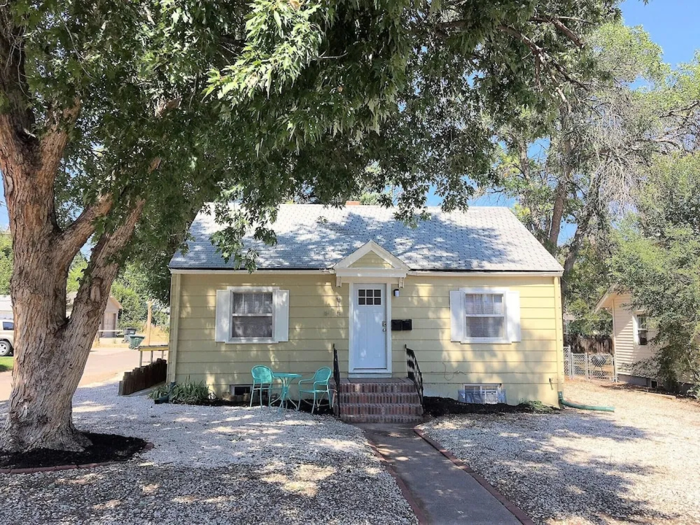 Charming Bungalow Next to UNC - Free Cruiser Bikes!