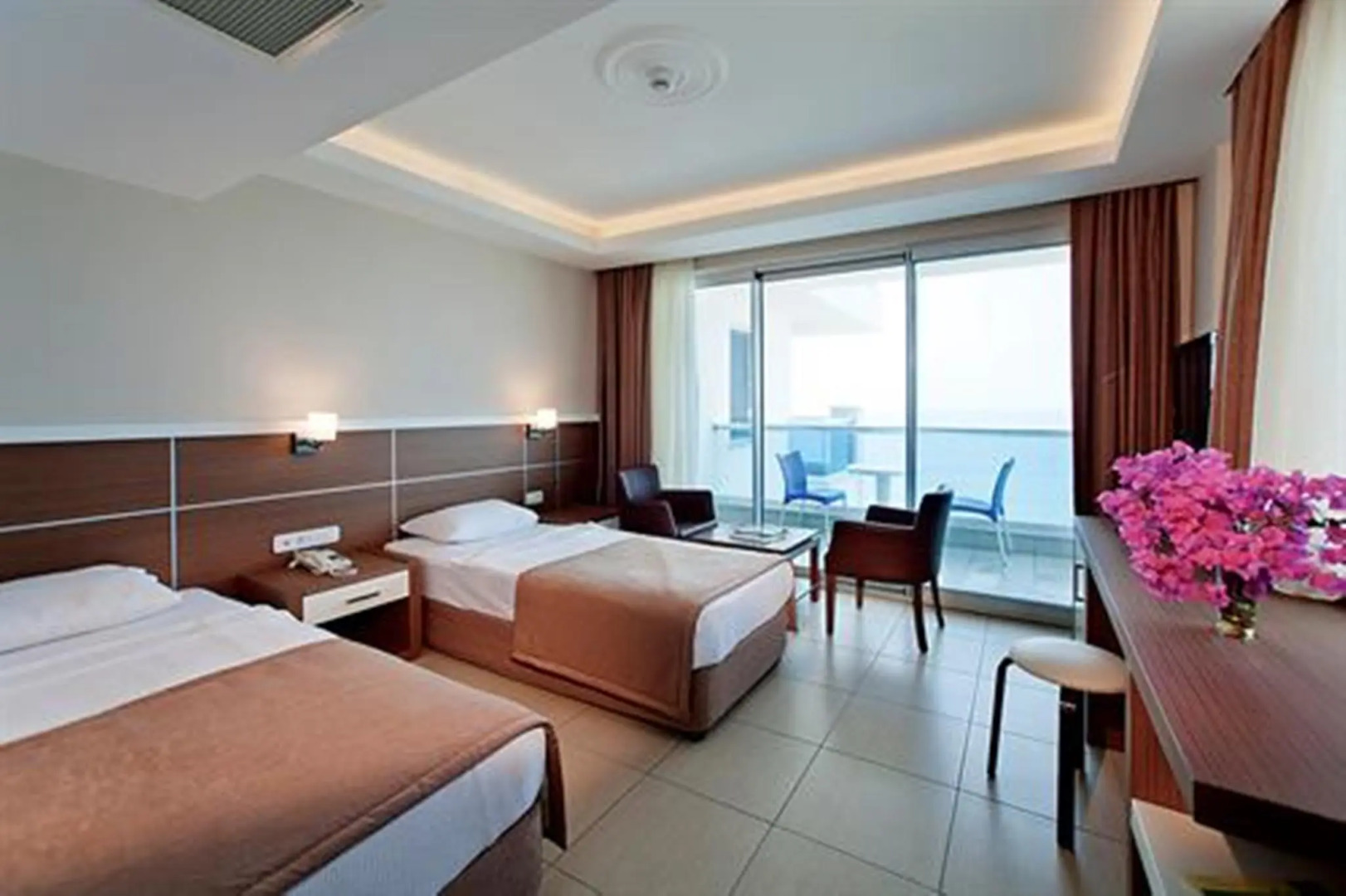 Отель Venessa Beach 