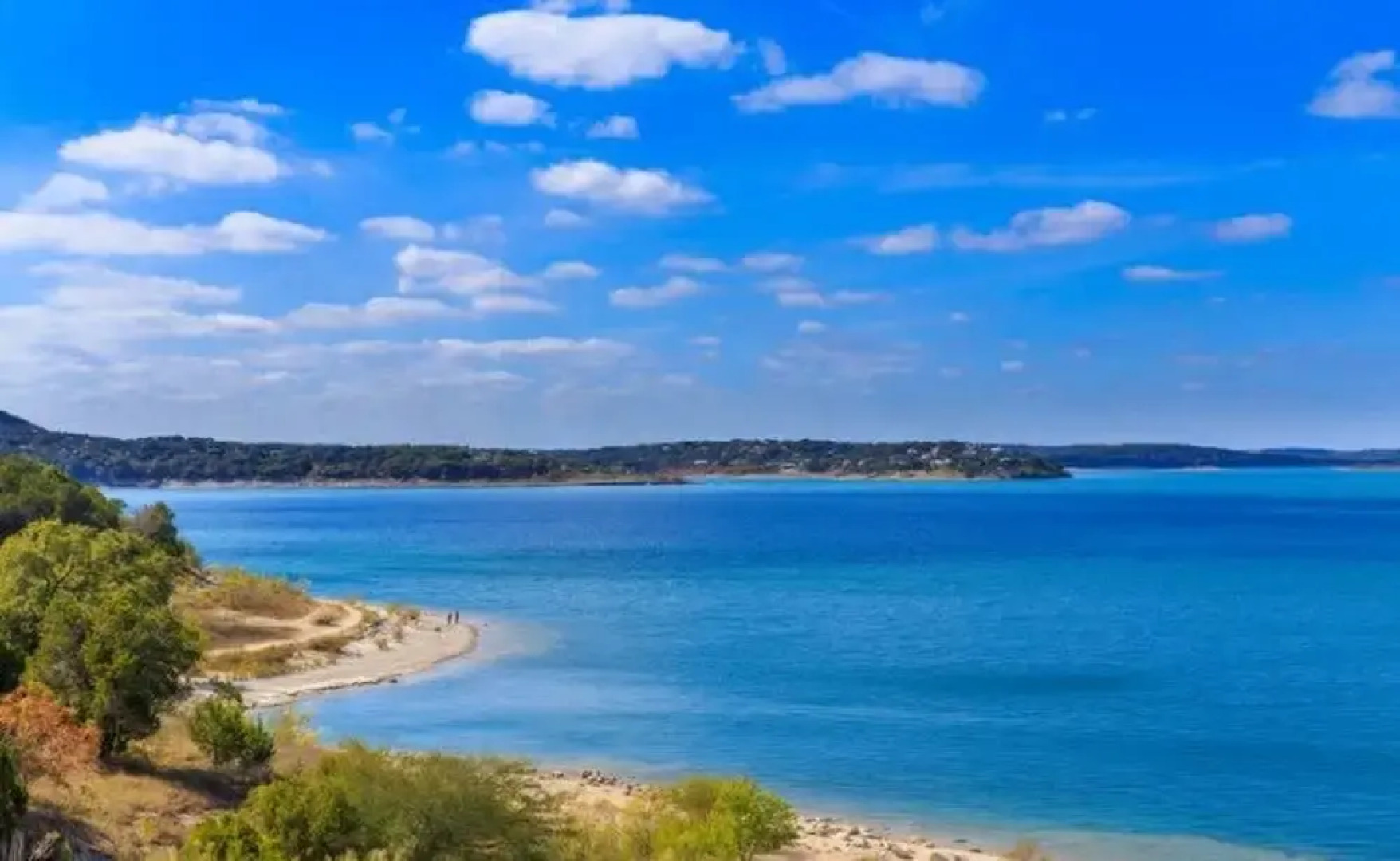 Modern 3 2 two Kings hot tub Fire pit 16min to Wine Trail Nearby Pickleball Courts Pools