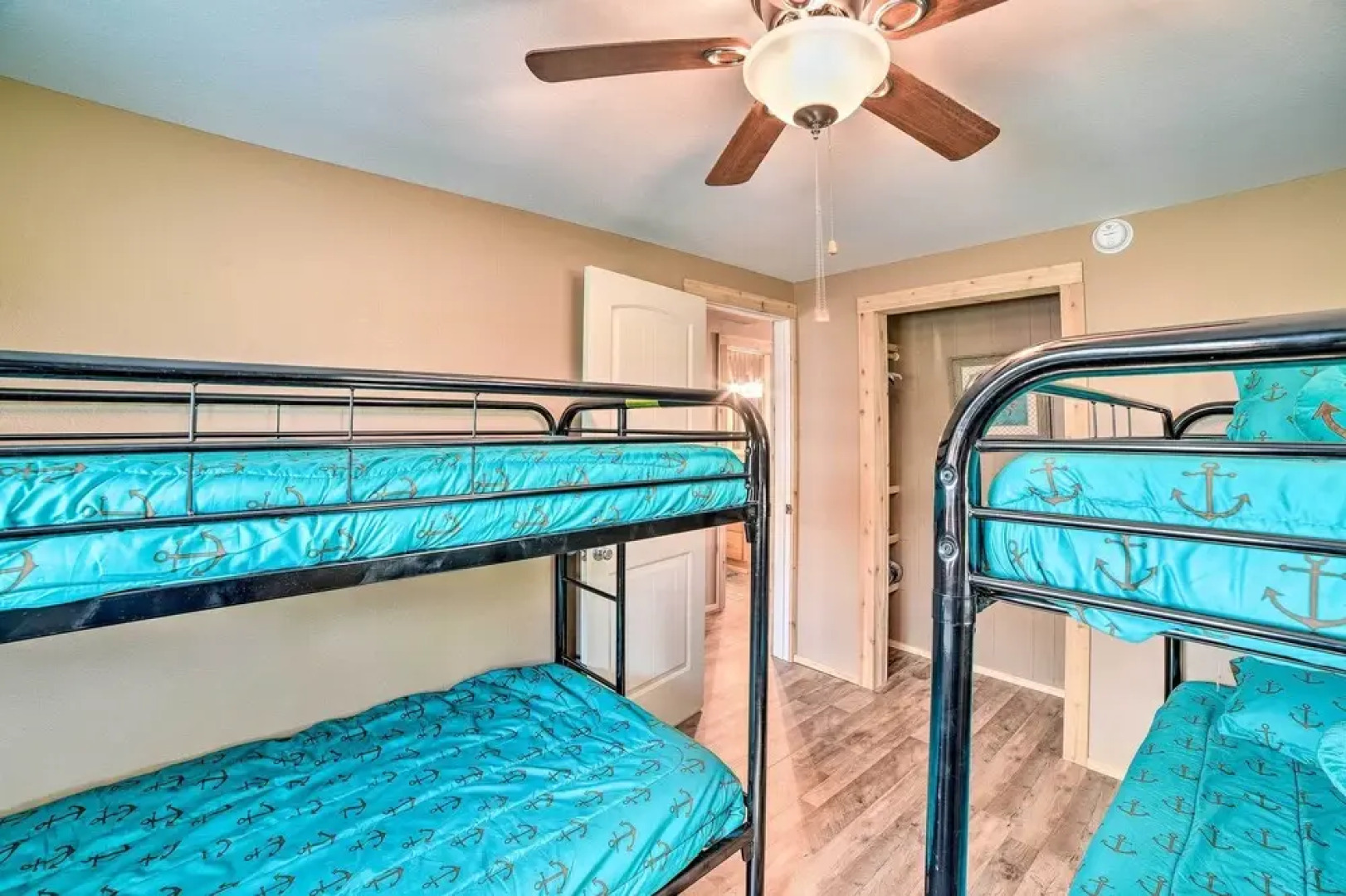 4 Mi to Beach & Fishing: Rockport Cottage w/ Deck!