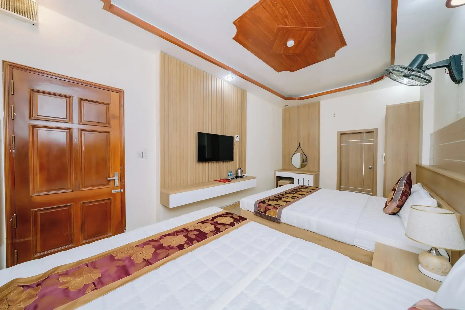 My Ngoc Hotel Catba