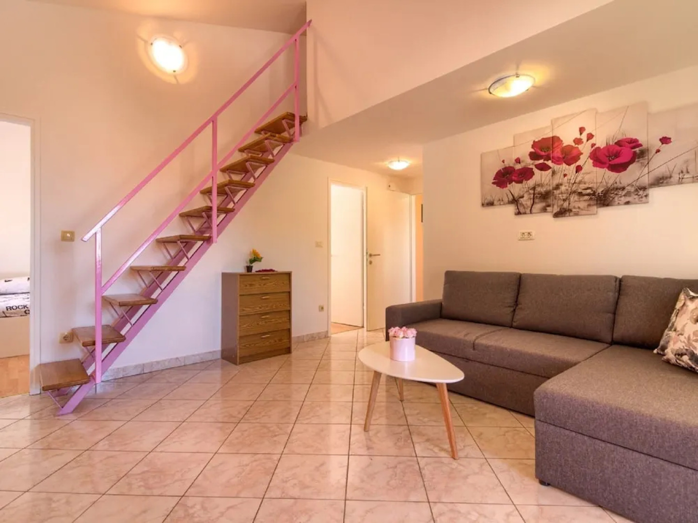 Villa in Peroj With Pool Near Beach