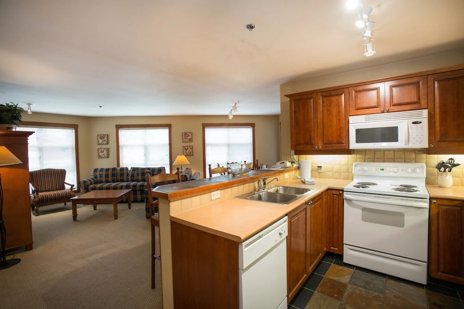 3221 - Three Bedroom Standard Powderhorn Lodge 3 Condo by RedAwning