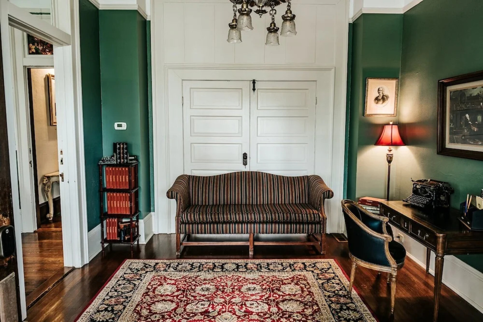 Heritage House Bed & Breakfast - Boutique Adults-Only Inn