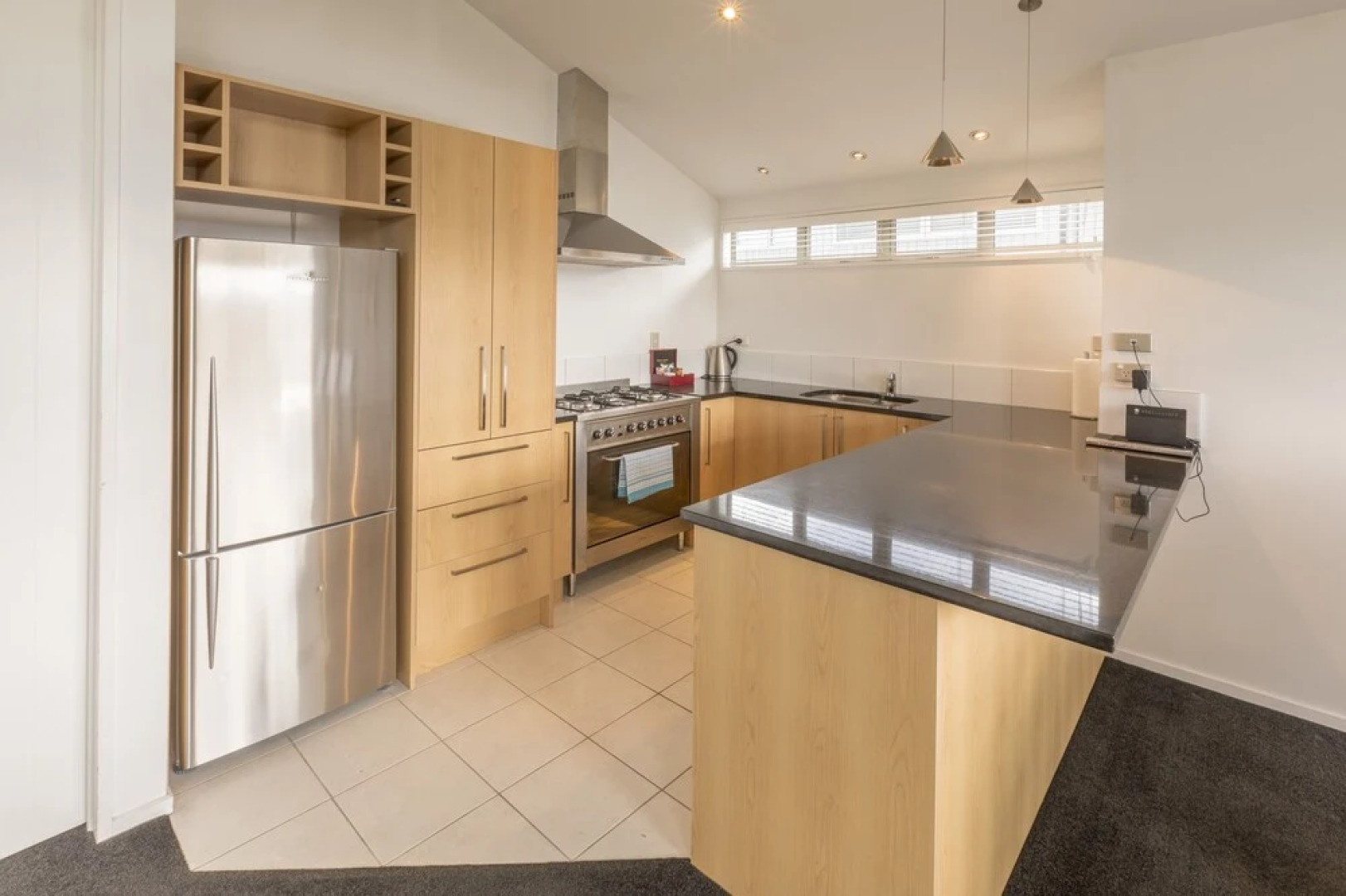 Toodle's Super Six in Wanaka w Mountain Views