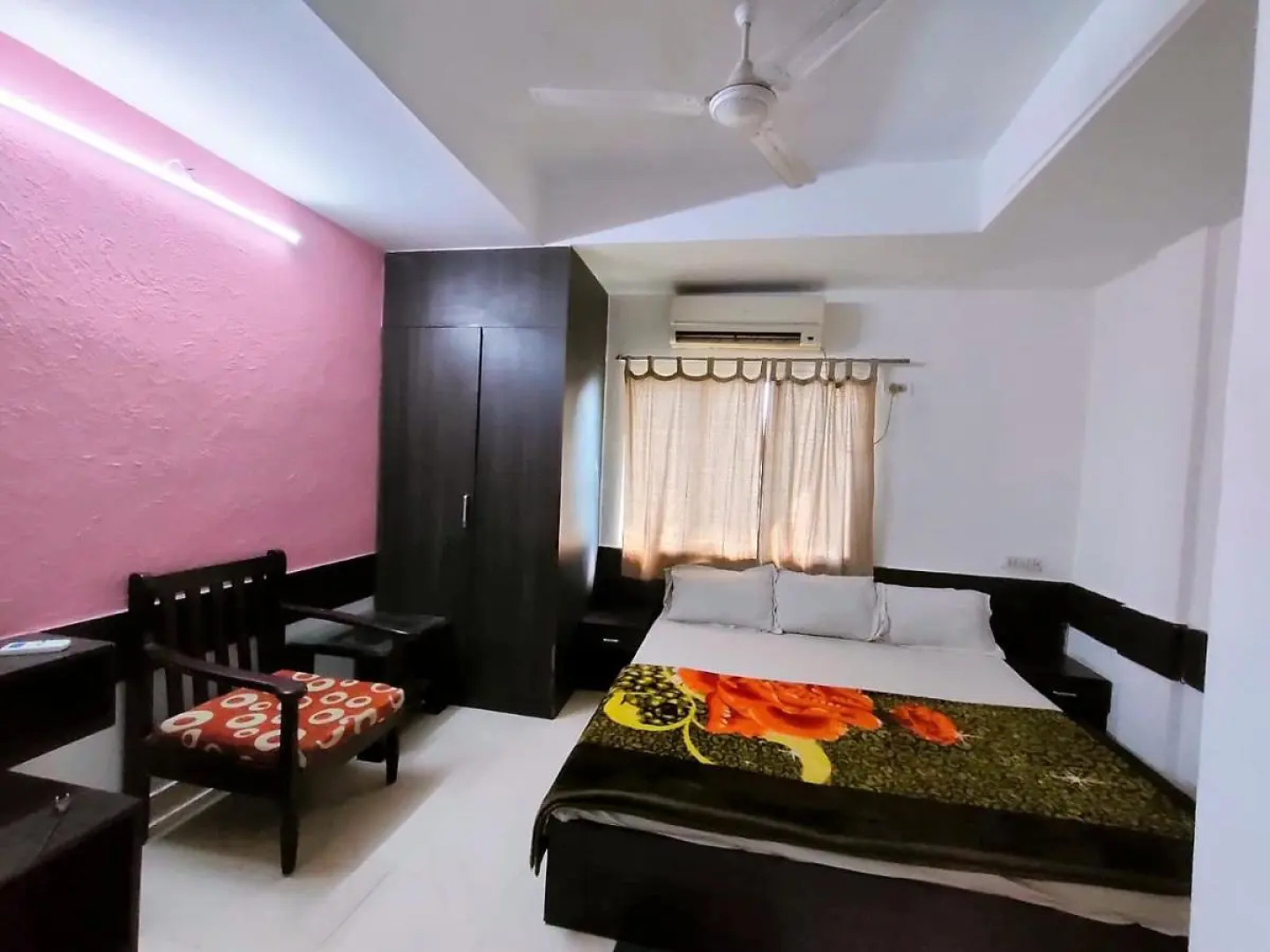 STAYMAKER Chakra Nayan Tara Sonu Inn